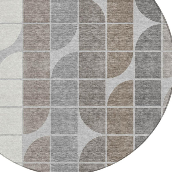 HomeRoots 8' Modern Geometric Round Area Rug in Silver, Brown & Gray | Washable for Indoor & Outdoor Use 691208