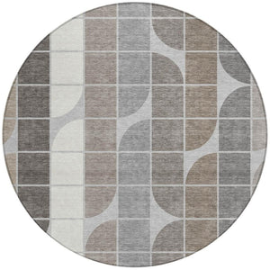 HomeRoots 8' Modern Geometric Round Area Rug in Silver, Brown & Gray | Washable for Indoor & Outdoor Use 691208
