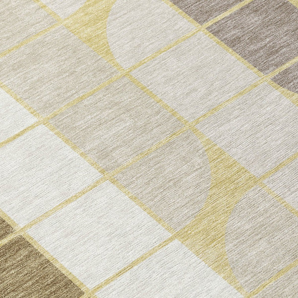 HomeRoots 8' Stylish Wheat Ivory and Brown Round Geometric Rug – Durable, Washable for Indoor & Outdoor Use 691226