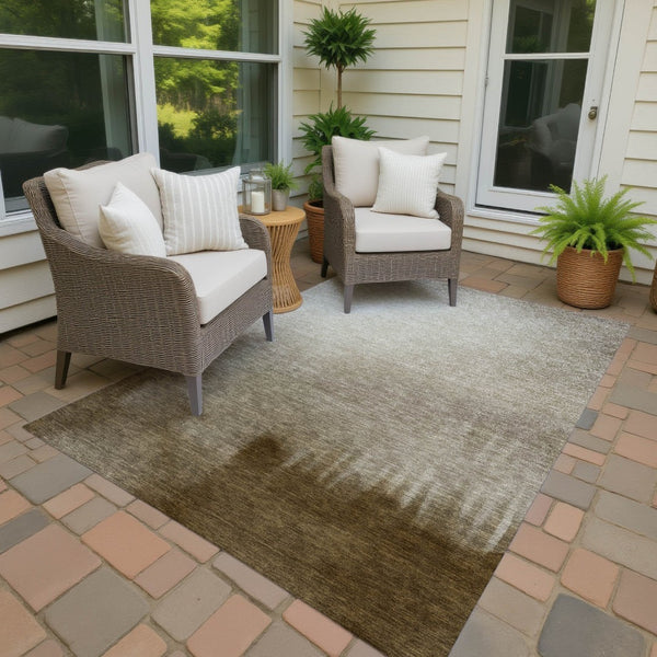 HomeRoots 5' Khaki Brown & Beige Abstract Area Rug – Durable, Washable Design for Indoor & Outdoor Spaces 691333