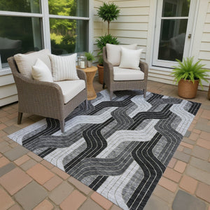 HomeRoots 5' Stylish Black, Gray & Silver Striped Washable Area Rug – Perfect for Indoor & Outdoor Spaces! 691393