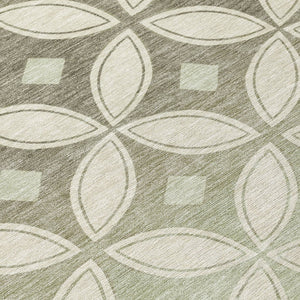 HomeRoots 8' Round Geometric Washable Area Rug in Beige, Ivory & Sage - Perfect for Indoor & Outdoor Spaces! 691442