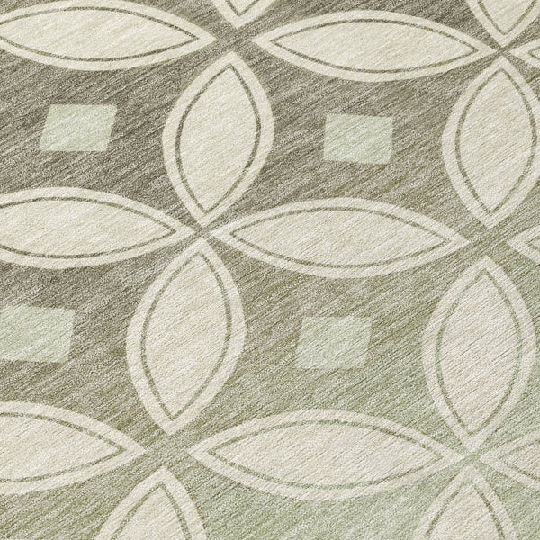 HomeRoots 8' Round Geometric Washable Area Rug in Beige, Ivory & Sage - Perfect for Indoor & Outdoor Spaces! 691442