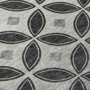 HomeRoots 8' Black And Ivory Round Geometric Washable Area Rug - Stylish, Durable, Indoor/Outdoor, Easy Care! 691448