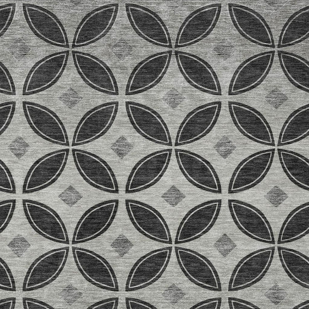 HomeRoots 8' X 10' Stylish Black and Ivory Geometric Area Rug - Washable, Durable for Indoor/Outdoor Spaces 691449