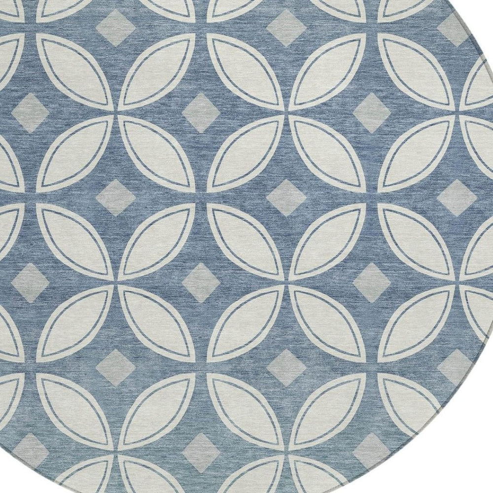 HomeRoots 8' Ivory and Blue Geometric Round Rug - Stylish, Washable Design for Indoors & Outdoors, Durable! 691460