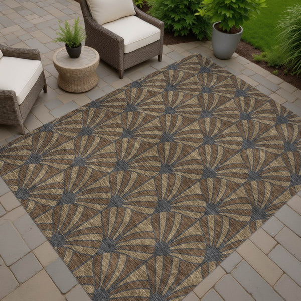 HomeRoots 5' Washable Indoor Outdoor Area Rug in Chocolate Gray & Beige with Seashell Design – Durable & Easy-Care 691525