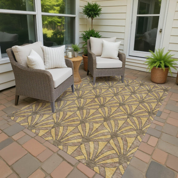 HomeRoots 8' Gold & Brown Seashell Area Rug - Washable, Durable, Indoor/Outdoor, Perfect for Coastal Decor! 691533