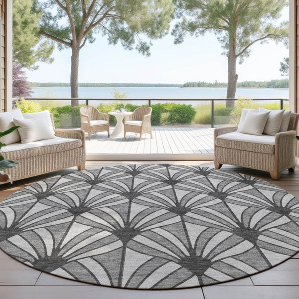 HomeRoots 8' Gray Silver and Charcoal Round Seashell Rug – Stylish, Washable & Durable for Indoor/Outdoor Use 691538
