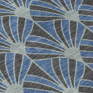HomeRoots 5' Navy Blue & Charcoal Seashell Area Rug - Washable Indoor/Outdoor Design for High-Traffic Spaces 691549