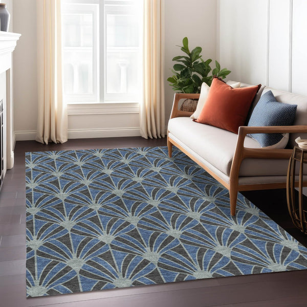 HomeRoots 5' Navy Blue & Charcoal Seashell Area Rug - Washable Indoor/Outdoor Design for High-Traffic Spaces 691549
