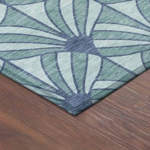 HomeRoots 8' Teal Blue & Navy Round Seashell Rug - Stylish, Washable Indoor/Outdoor Area Rug for High Traffic Areas 691574