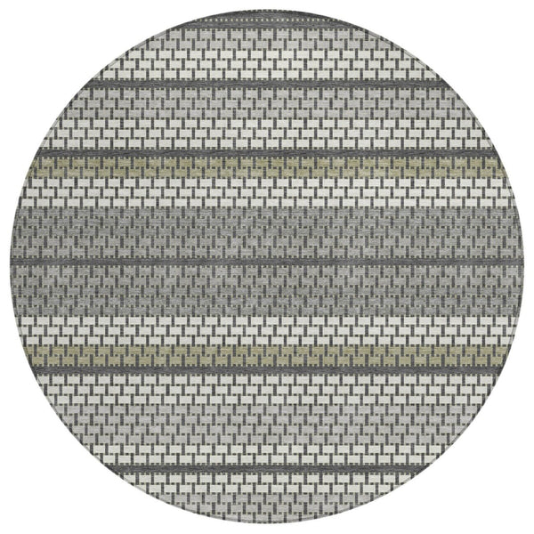 HomeRoots 8' Round Striped Area Rug in Gray, Silver & Ivory - Stylish, Washable, Indoor/Outdoor Durability! 691598
