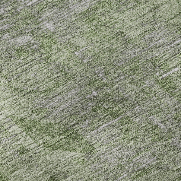 HomeRoots 8' X 8' Fern Green & Silver Oriental Washable Round Rug - UV Protected, Durable & Stylish Home Accent 691929
