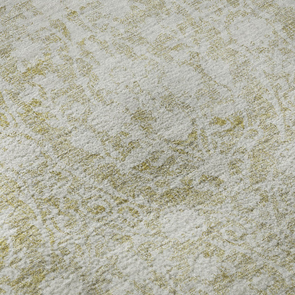 HomeRoots 8' X 8' Gold and Ivory Damask Round Rug - Washable, UV-Protected, Durable for High-Traffic Areas 692091