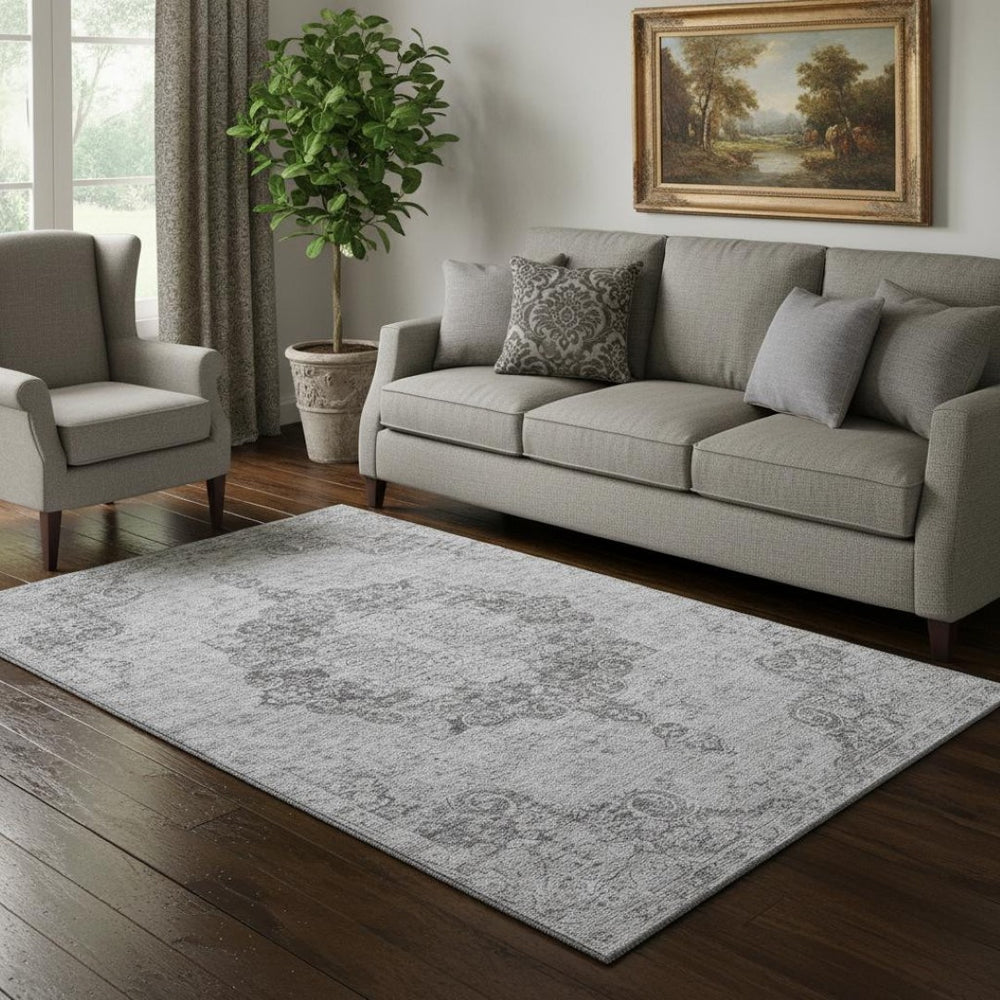 HomeRoots 5' X 8' Silver and Gray Oriental Area Rug - Washable, Stain Resistant, UV Protected for Family Homes 692330