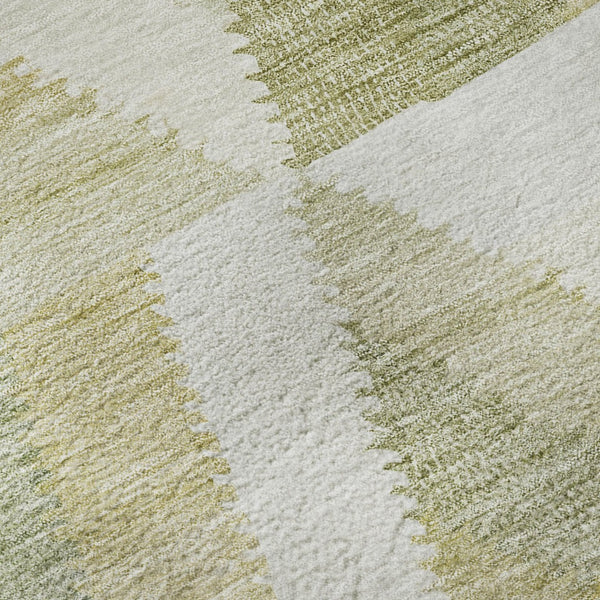 HomeRoots 8' Round Washable Rug in Artichoke Green, Ivory & Wheat – Geometric Design with UV Protection & Stain Resistance 692427
