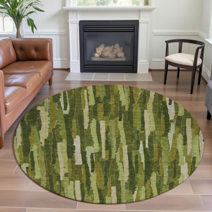 HomeRoots 8' X 8' Round Green and Ivory Striped Washable Rug - Durable, UV-Protected, Stain-Resistant Design! 692931