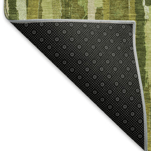 HomeRoots 8' X 8' Round Green and Ivory Striped Washable Rug - Durable, UV-Protected, Stain-Resistant Design! 692931