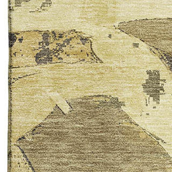 HomeRoots 5' x 8' Washable Gold Beige & Wheat Abstract Area Rug with UV Protection for Modern Living Spaces 693122