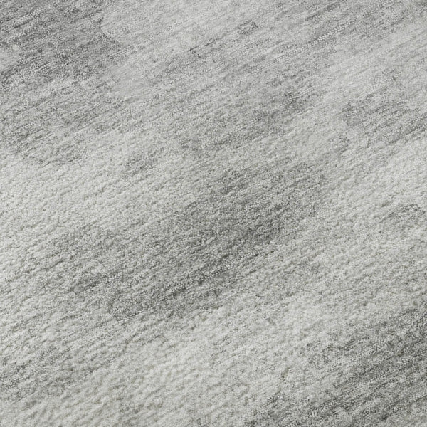 HomeRoots 8' X 8' Stylish Silver & Gray Abstract Washable Round Rug - Durable, Stain Resistant & UV Protected 693441