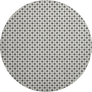 HomeRoots 8' Round Geometric Rug in Ivory, Black & Gray - Washable, Stain Resistant, UV Protected for Homes 693651