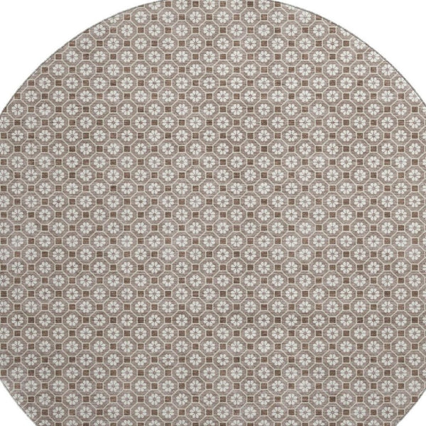 HomeRoots 8' X 8' Taupe Brown & Ivory Geometric Round Rug - Washable, UV-Protected, Durable for Indoor & Outdoor Use 693669