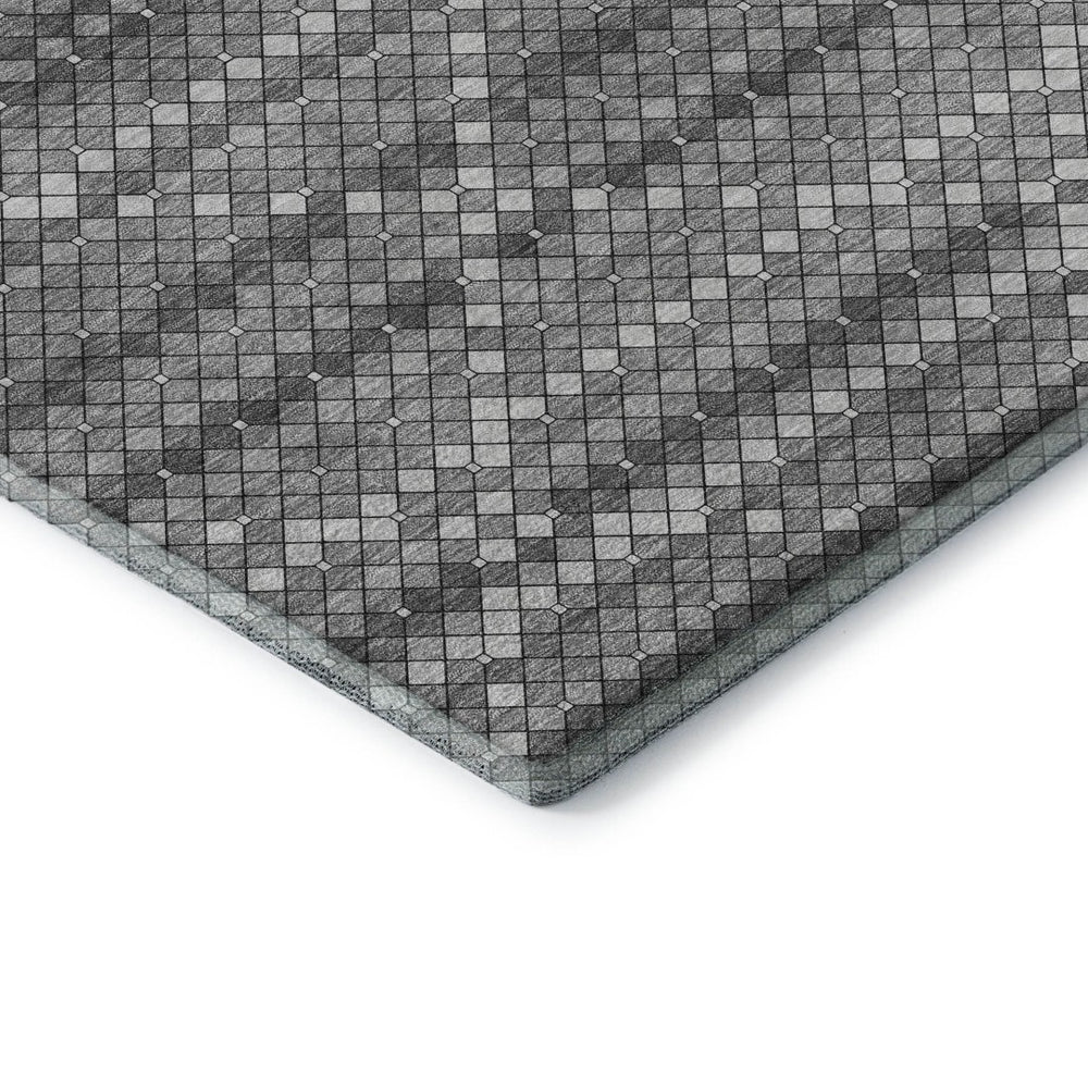 HomeRoots 5' Modern Gray Silver Charcoal Geometric Washable Area Rug – UV Protected, Non-Slip & Stain-Resistant 693686