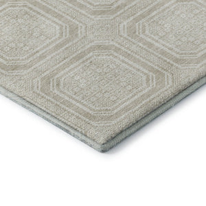 HomeRoots 5' Washable Geometric Area Rug in Beige, Ivory & Taupe - Soft, Durable, UV-Protected for All Spaces 693764