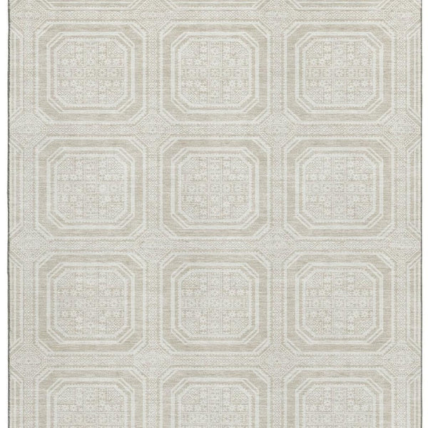 HomeRoots 5' Washable Geometric Area Rug in Beige, Ivory & Taupe - Soft, Durable, UV-Protected for All Spaces 693764