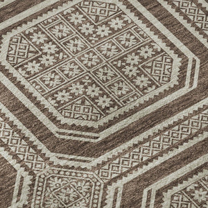 HomeRoots 8' Round Washable Rug in Brown, Beige & Taupe - Stylish Geometric Design with UV Protection & Durability 693777