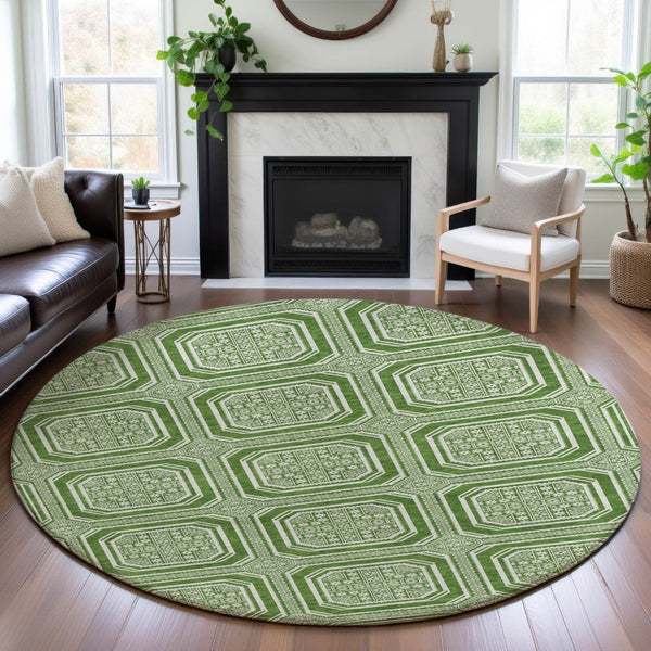 HomeRoots 8' x 8' Modern Green and Ivory Geometric Round Rug - Washable, UV Protected, and Stylishly Durable 693783