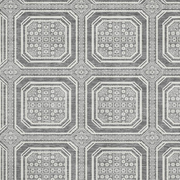 HomeRoots 5' X 8' Gray and Ivory Geometric Washable Area Rug – UV Protected, Stain Resistant, Non-Slip Design 693794