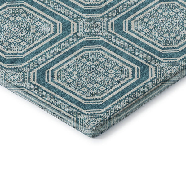 HomeRoots 5' X 8' Teal And Ivory Geometric Area Rug – Washable, Stain-Resistant, UV Protected for Homes 693836