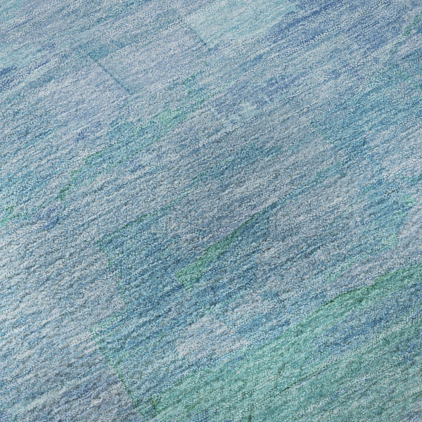 HomeRoots 8' X 8' Teal and Aqua Striped Round Rug - UV Protected, Washable, Stylish for High-Traffic Spaces 693885