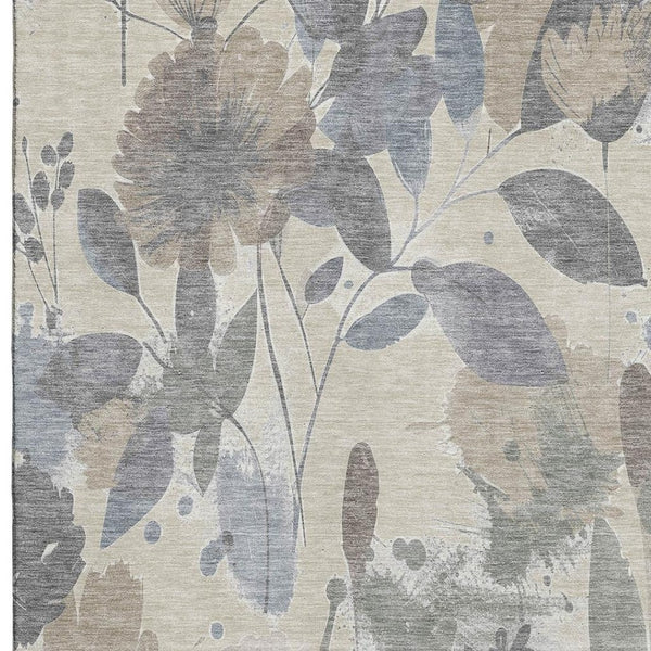 HomeRoots 5' Transitional Floral Area Rug in Beige, Gray & Ivory - Washable, UV-Protected, Non-Slip Design 694354