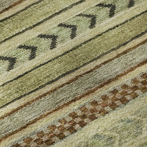 HomeRoots 8' Stylish Beige Taupe and Brown Striped Round Rug - Washable, UV-Protected, Durable for Homes 695159