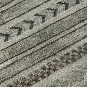 HomeRoots 8' Taupe and Beige Striped Washable Round Rug – Durable, Stain-Resistant, UV-Protected, Non-Slip Design! 695213