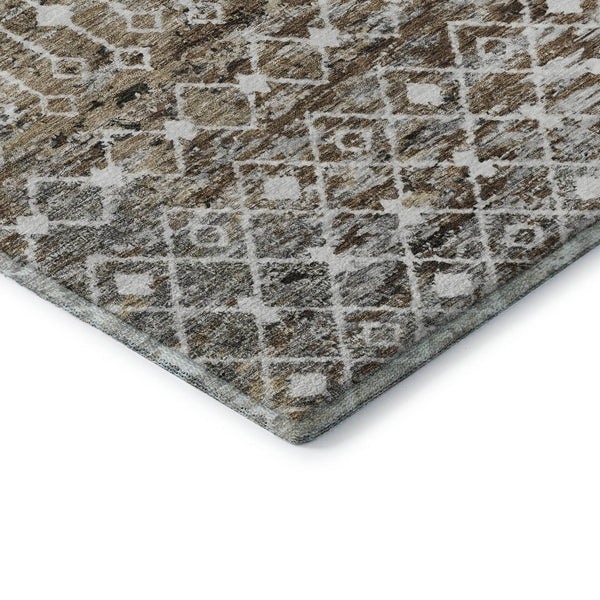 HomeRoots 8' Washable Round Rug with Geometric Brown, Ivory & Gray Design – UV Protected & Non-Slip Backing 695633