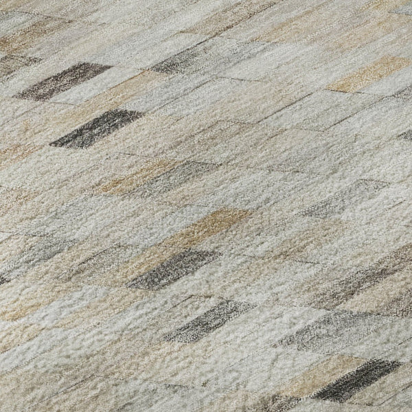 HomeRoots 8' Stylish Geometric Washable Round Rug in Linen Gray & Ivory - Durable, Fade-Resistant, UV Protected! 696395