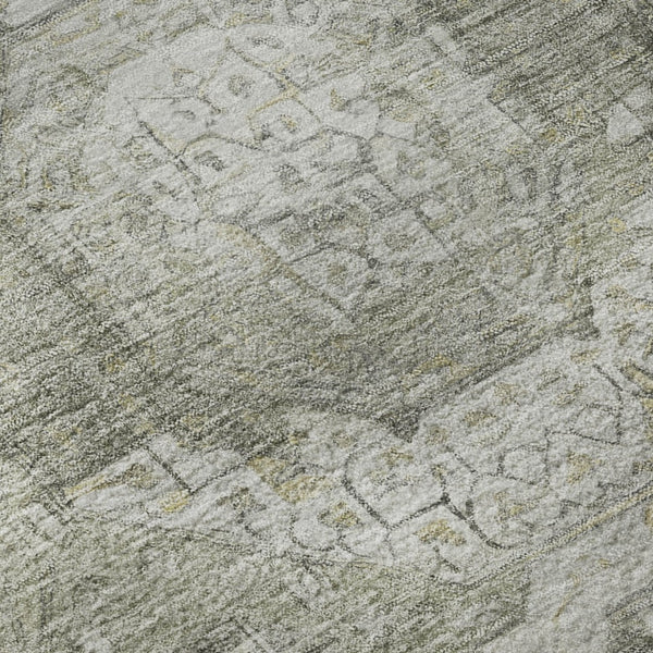 HomeRoots 8' Stylish Pewter Gray and Wheat Mosaic Round Rug - Washable, UV Protected for High-Traffic Areas 696407
