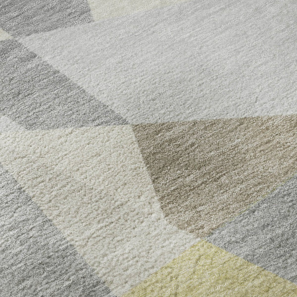 HomeRoots 8' Washable Round Rug in Pewter, Ivory & Wheat - Modern Geometric Design with UV Protection & Durability 696545