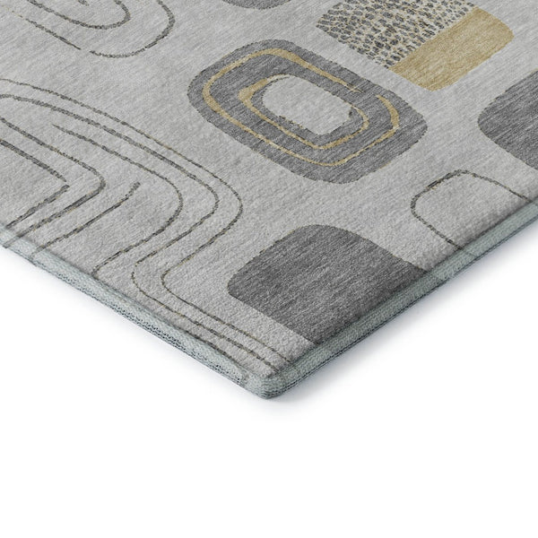 HomeRoots 5' Gray Silver and Gold Geometric Area Rug - Washable, UV Protected, Durable Design for Any Room 696646