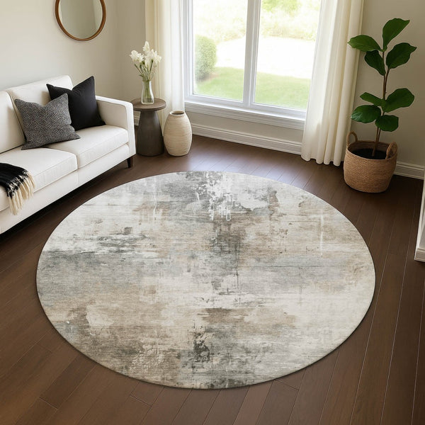 HomeRoots 8' Ivory Gray Beige Abstract Round Rug - Washable, UV Protected, Durable for Family Homes & Pets 696671