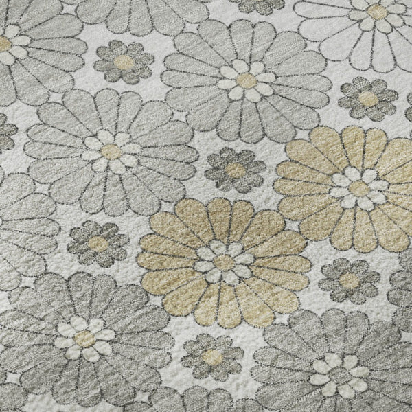 HomeRoots 8' Geometric Washable Round Rug in Gray, Silver & Beige - UV Protected, Durable & Stylish Design 696863