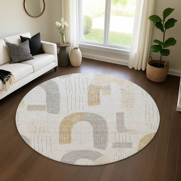 HomeRoots 8' Modern Geometric Washable Round Rug in Silver, Gold & Gray - UV Protected, Stain Resistant Design 697551