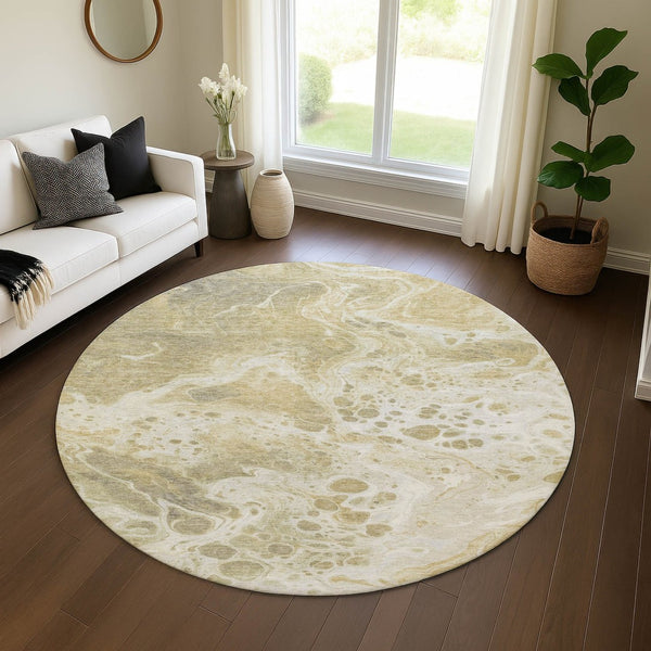 HomeRoots 8' Gold Beige Ivory Abstract Round Area Rug - Washable, UV Protected, Soft & Stain Resistant Design 697731
