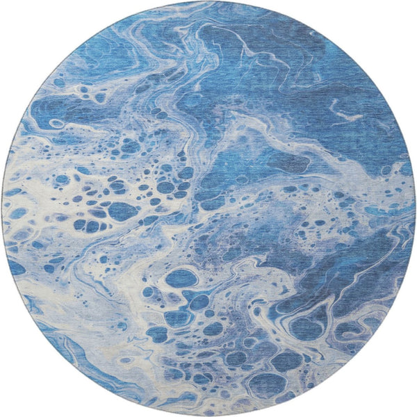 HomeRoots 8' Navy Blue and Ivory Abstract Round Rug - Washable, UV-Protected, Durable for High-Traffic Areas 697737