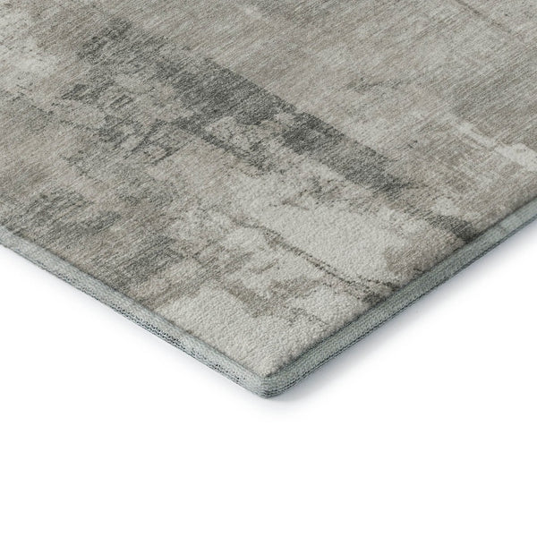 HomeRoots 8' Stylish Washable Round Rug in Beige, Taupe & Ivory - Durable, UV-Protected, Modern Design for Any Space 697995