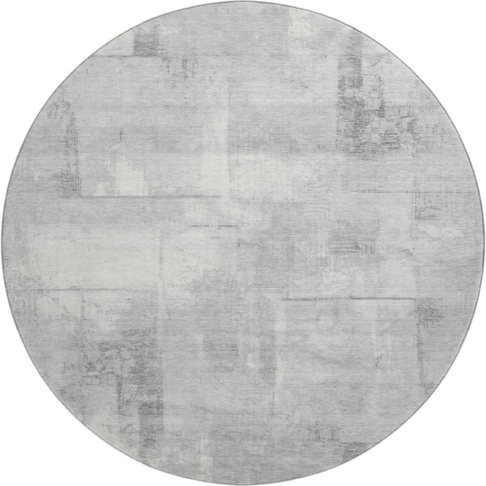 HomeRoots 8' Geometric Round Rug in Gray Silver & Ivory - Washable, UV Protected, Perfect for High Traffic Areas! 698001